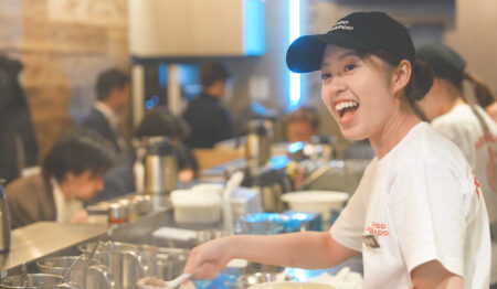 油そば 元祖油堂 クリスタ長堀店【新卒正社員募集】