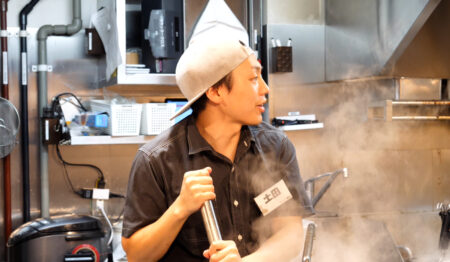 ラーメン 豚山 上野店【新卒正社員募集】