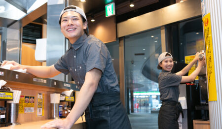 ラーメン 豚山 北千住東口店【アルバイト・パート募集】