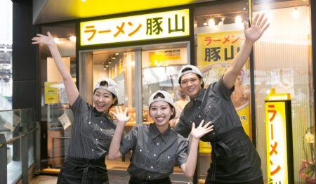 ラーメン 豚山 東京ラーメン横丁店【正社員募集】